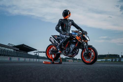 410867_MY22 KTM 890 DUKE R - Cat B