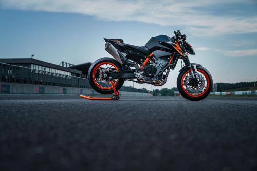 410878_MY22 KTM 890 DUKE R - Cat B