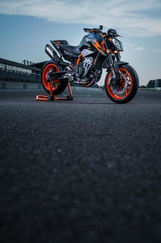 410880_MY22 KTM 890 DUKE R - Cat B