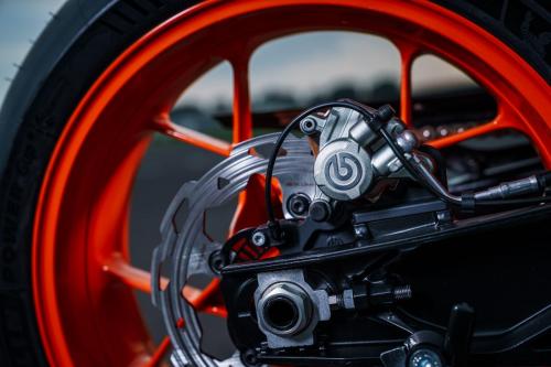 410886_MY22 KTM 890 DUKE R - Cat B