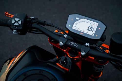 410896_MY22 KTM 890 DUKE R - Cat B