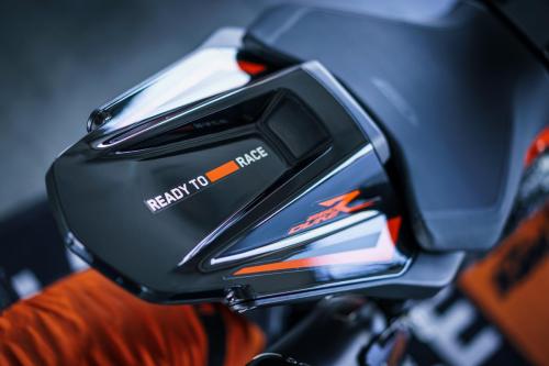 410912_MY22 KTM 890 DUKE R - Cat B