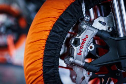 410916_MY22 KTM 890 DUKE R - Cat B