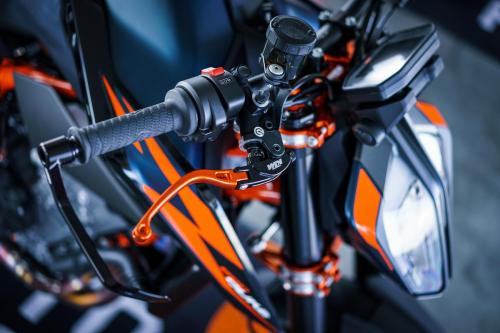 410921_MY22 KTM 890 DUKE R - Cat B