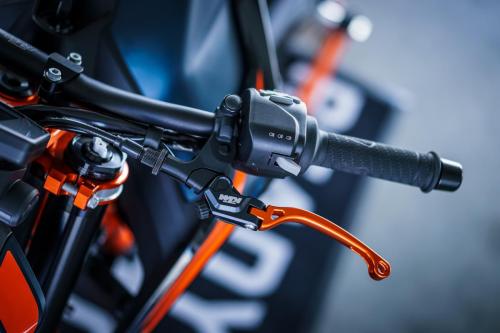 410922_MY22 KTM 890 DUKE R - Cat B