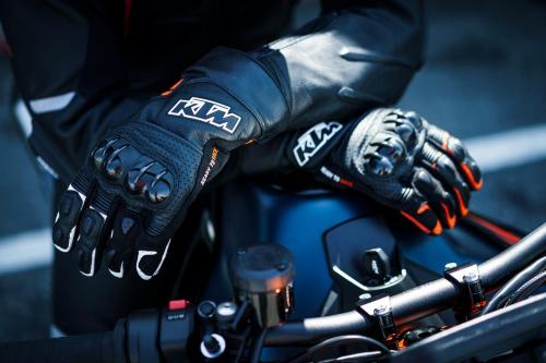 410930_MY22 KTM 890 DUKE R - Cat B