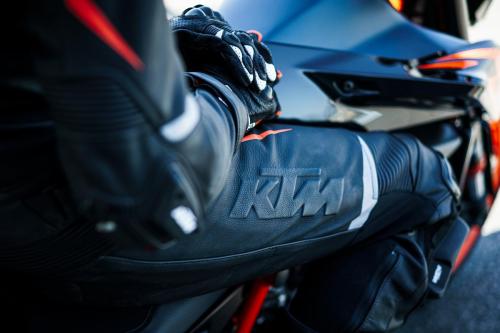 410933_MY22 KTM 890 DUKE R - Cat B