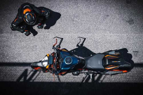 410939_MY22 KTM 890 DUKE R - Cat B