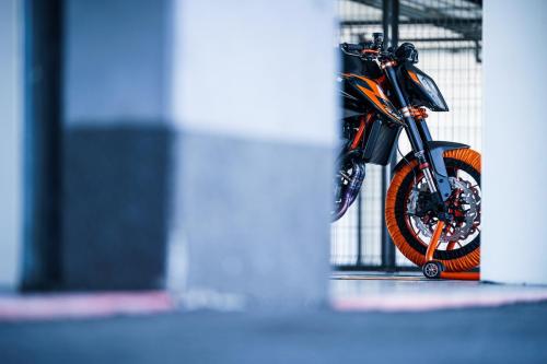 410940_MY22 KTM 890 DUKE R - Cat B