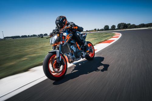 410943_MY22 KTM 890 DUKE R - Cat B