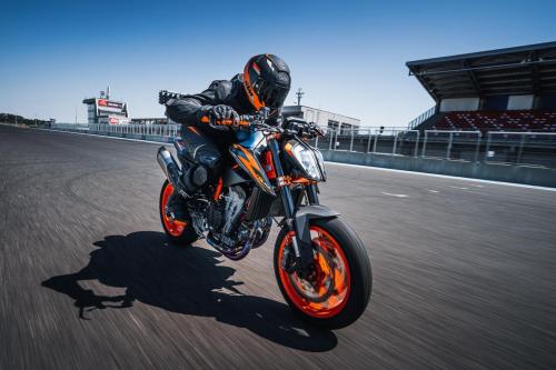 410944_MY22 KTM 890 DUKE R - Cat B
