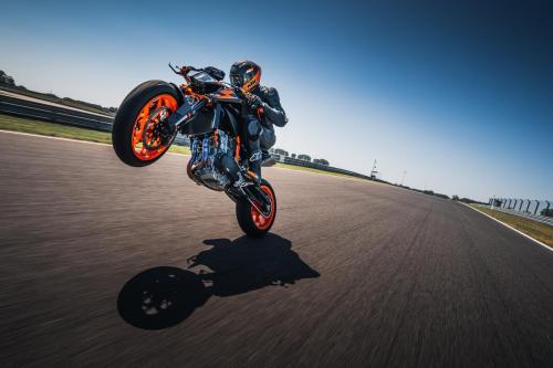 410945_MY22 KTM 890 DUKE R - Cat B