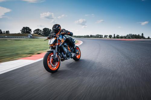 410948_MY22 KTM 890 DUKE R - Cat B