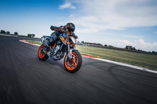 410949_MY22 KTM 890 DUKE R - Cat B