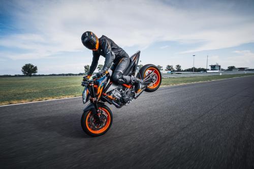410950_MY22 KTM 890 DUKE R - Cat B