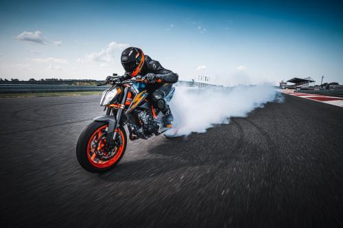 410951_MY22 KTM 890 DUKE R - Cat B