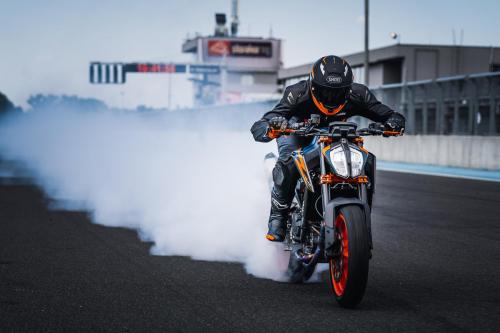 410956_MY22 KTM 890 DUKE R - Cat B