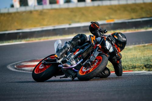 410957_MY22 KTM 890 DUKE R - Cat B