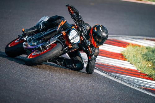 410959_MY22 KTM 890 DUKE R - Cat B