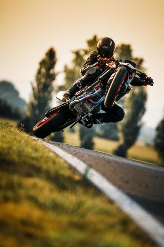 410965_MY22 KTM 890 DUKE R - Cat B