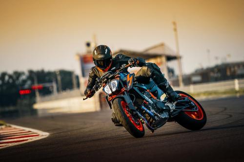 410968_MY22 KTM 890 DUKE R - Cat B