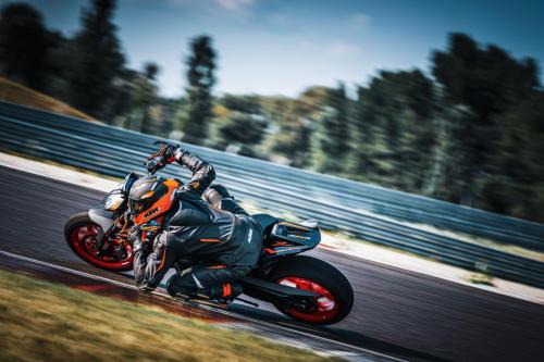 410973_MY22 KTM 890 DUKE R - Cat B