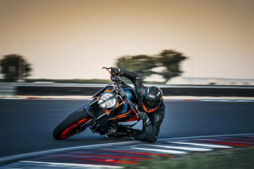 410976_MY22 KTM 890 DUKE R - Cat B