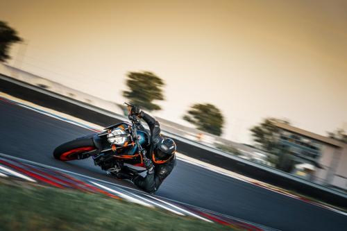 410977_MY22 KTM 890 DUKE R - Cat B