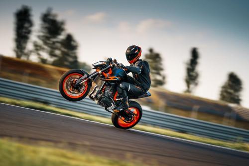 410979_MY22 KTM 890 DUKE R - Cat B