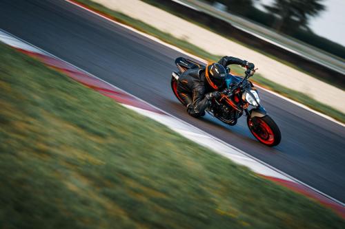 410981_MY22 KTM 890 DUKE R - Cat B