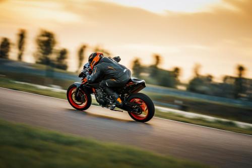 410983_MY22 KTM 890 DUKE R - Cat B