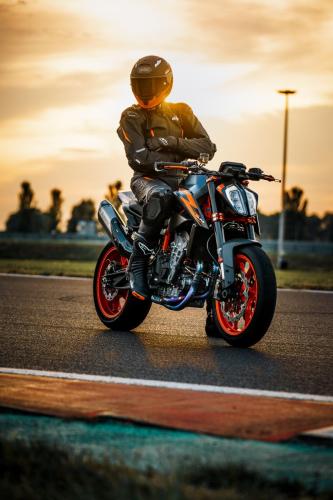 410984_MY22 KTM 890 DUKE R - Cat B