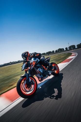 410991_MY22 KTM 890 DUKE R - Cat B