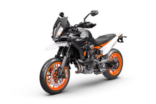 509831_MY23 KTM 890 SMT_ 45 Degrees Front-Left_Studio