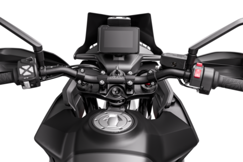 509840_MY23 KTM 890 SMT_TFT-Dashboard-Off_Studio