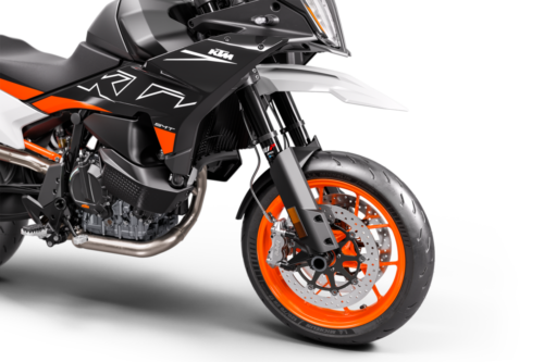 509843_MY23 KTM 890 SMT_Front-end_Studio