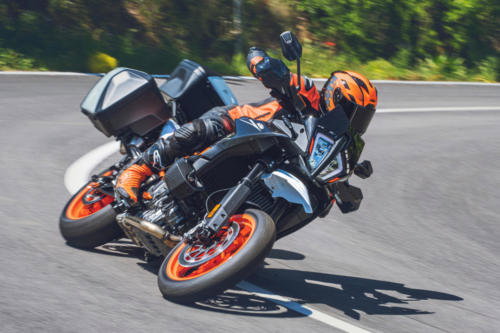 513572_KTM 890 SMT - PRES-SHOOTING IMAGES WITH PANNIERS_KTM 890 SMT - PRE-SHOOTING IMAGES WITH PANNIERS