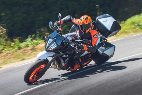 513573_KTM 890 SMT - PRES-SHOOTING IMAGES WITH PANNIERS_KTM 890 SMT - PRE-SHOOTING IMAGES WITH PANNIERS