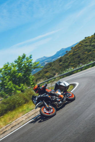 513578_KTM 890 SMT - PRES-SHOOTING IMAGES WITH PANNIERS_KTM 890 SMT - PRE-SHOOTING IMAGES WITH PANNIERS