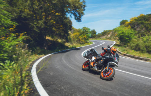 513579_KTM 890 SMT - PRES-SHOOTING IMAGES WITH PANNIERS_KTM 890 SMT - PRE-SHOOTING IMAGES WITH PANNIERS