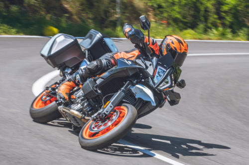 514168_KTM 890 SMT - ACTION IMAGES_KTM 890 SMT PRE - SHOOTING ACTION IMAGES