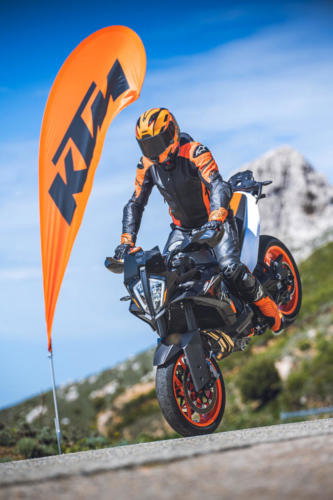 514360_KTM 890 SMT - ACTION IMAGES_KTM 890 SMT PRE - SHOOTING ACTION IMAGES