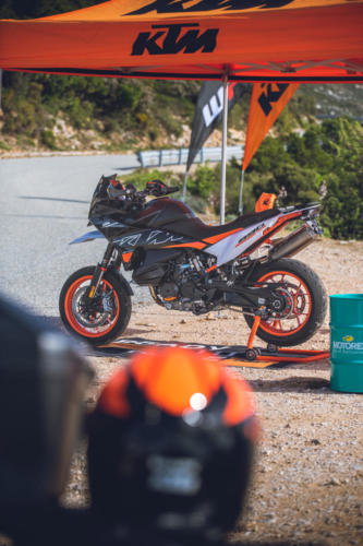 514374_KTM 890 SMT - STATIC IMAGES_KTM 890 SMT PRE - SHOOTING STATIC