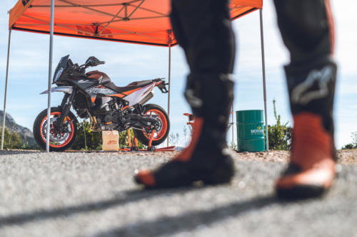 514392_KTM 890 SMT - STATIC IMAGES_KTM 890 SMT PRE - SHOOTING STATIC