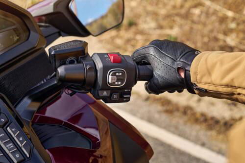 25YM HONDA GL1800 GOLD WING TOUR