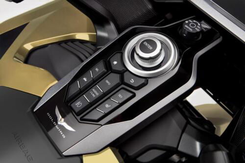 25YM HONDA GL1800 GOLD WING TOUR