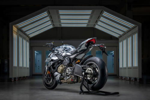 5_Ducati_Streetfighter_Centauro_UC601885_High