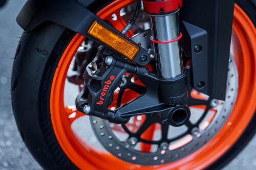 638363_MY25 KTM 990 DUKE R_DETAILS_PARTS_Details_Parts_DETAILS _ PARTS_02_STATIC IMAGES