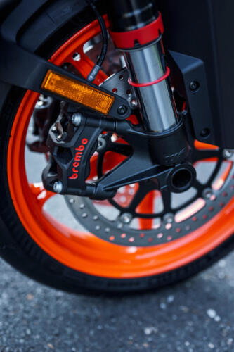 638364_MY25 KTM 990 DUKE R_DETAILS_PARTS_Details_Parts_DETAILS _ PARTS_02_STATIC IMAGES