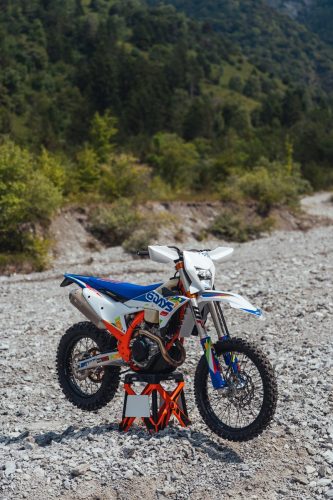 707992_MY26-KTM-450-EXC-F-6DAYS_KTM EXC 6DAYS_STATIC